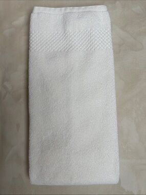 Matouk White Lotus Tub Mat. USED.